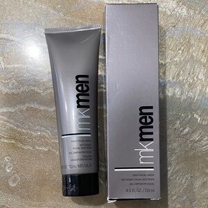 Mary Kay Men Daily Facial Wash New with box. Full size 4.5 OZ.